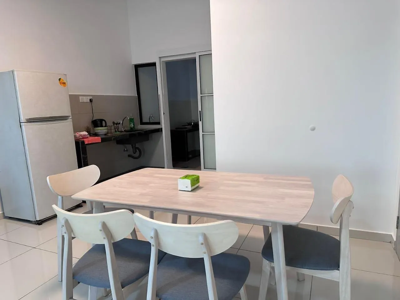 50 Crest Near Yi Jia Helixuan New Cathay Long Sing Mount Austin Restaurant Villa Johor Bahru 0*,